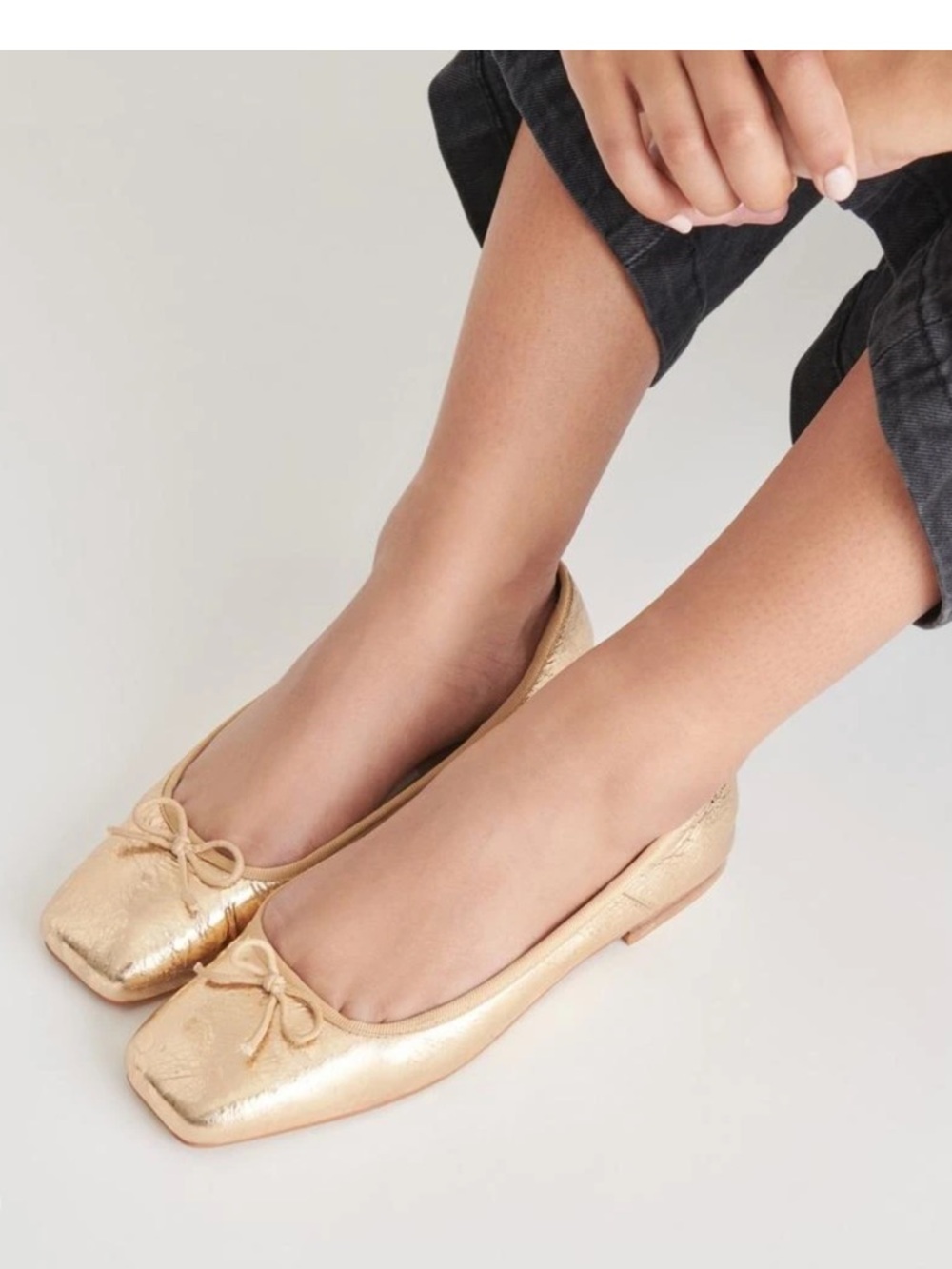 NEW Dolce Vita Anisa Square Toe Flat in gold distressed Leather in size 9